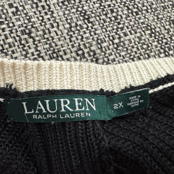 Cute color blocked Lauren Ralph Lauren plus sized sweater - Picture 3 of 4